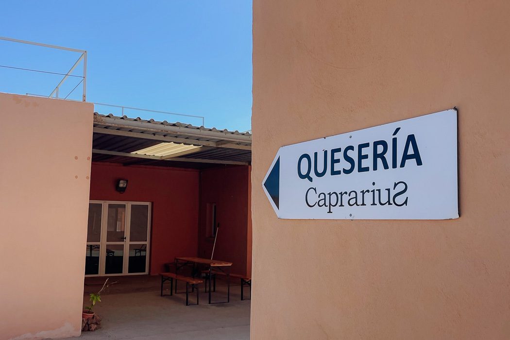 Eingang der Quesería Caprarius