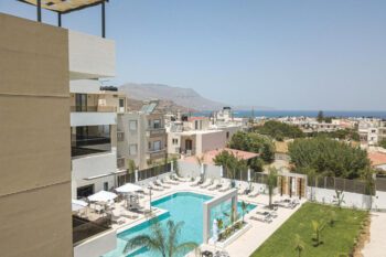 Pool im Sapphire Horizon Suites in Kissamos auf Kreta