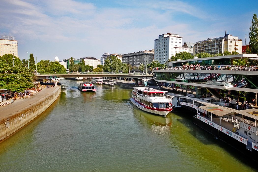 Bootsfahrten auf dem Donaukanal in Wien