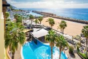 Poolanlage des Calheta Beach Hotels