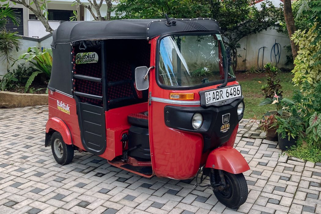 Rotes Tuk Tuk von Tuktuk Rental