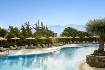 Der Pool im Village Heights Resort auf Kreta